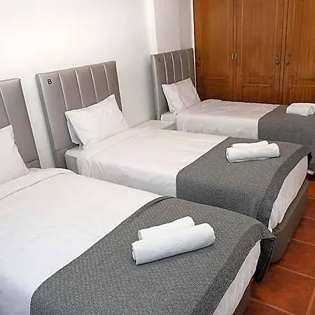 Host אכסניה ליסבון