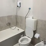 Host אכסניה